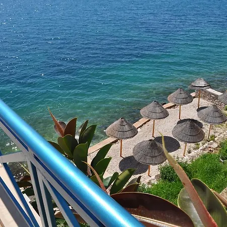Hotel Maestral 3* Sarandë