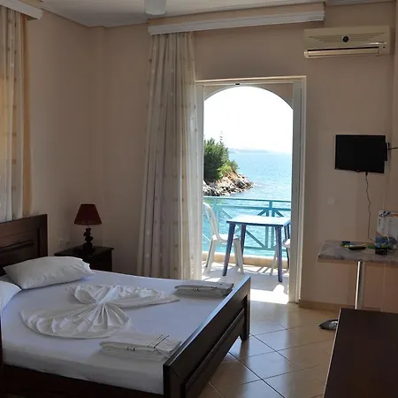 Hotel Maestral 3* Sarandë