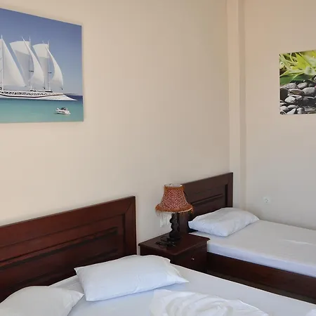Hotel Maestral 3* Sarandë