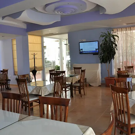 Maestral Hotel 3*