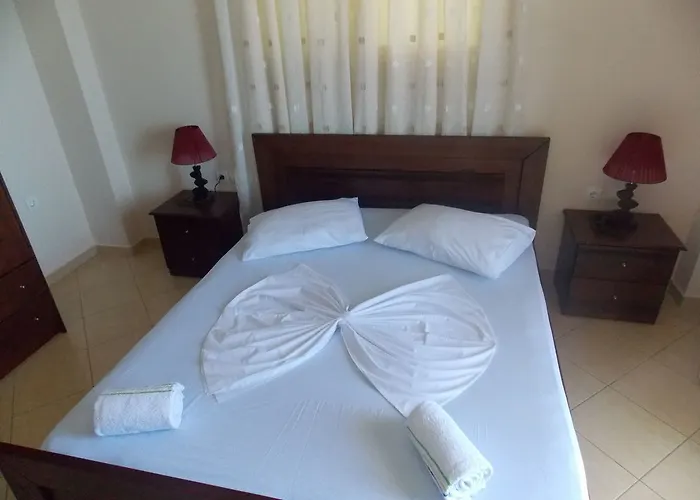 Maestral فندق ساراندا