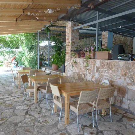 Maestral فندق 3*